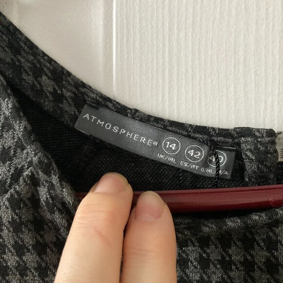 Black and grey dress - Picture 2 of 4